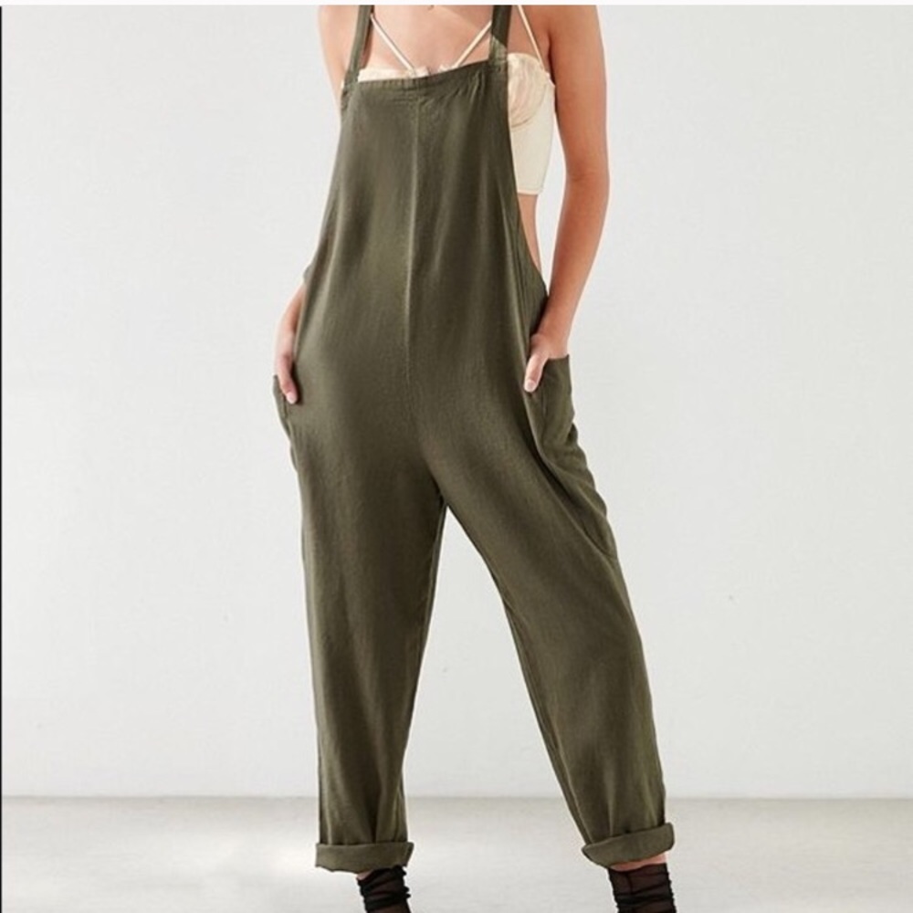 BDG Shapeless linen overalls